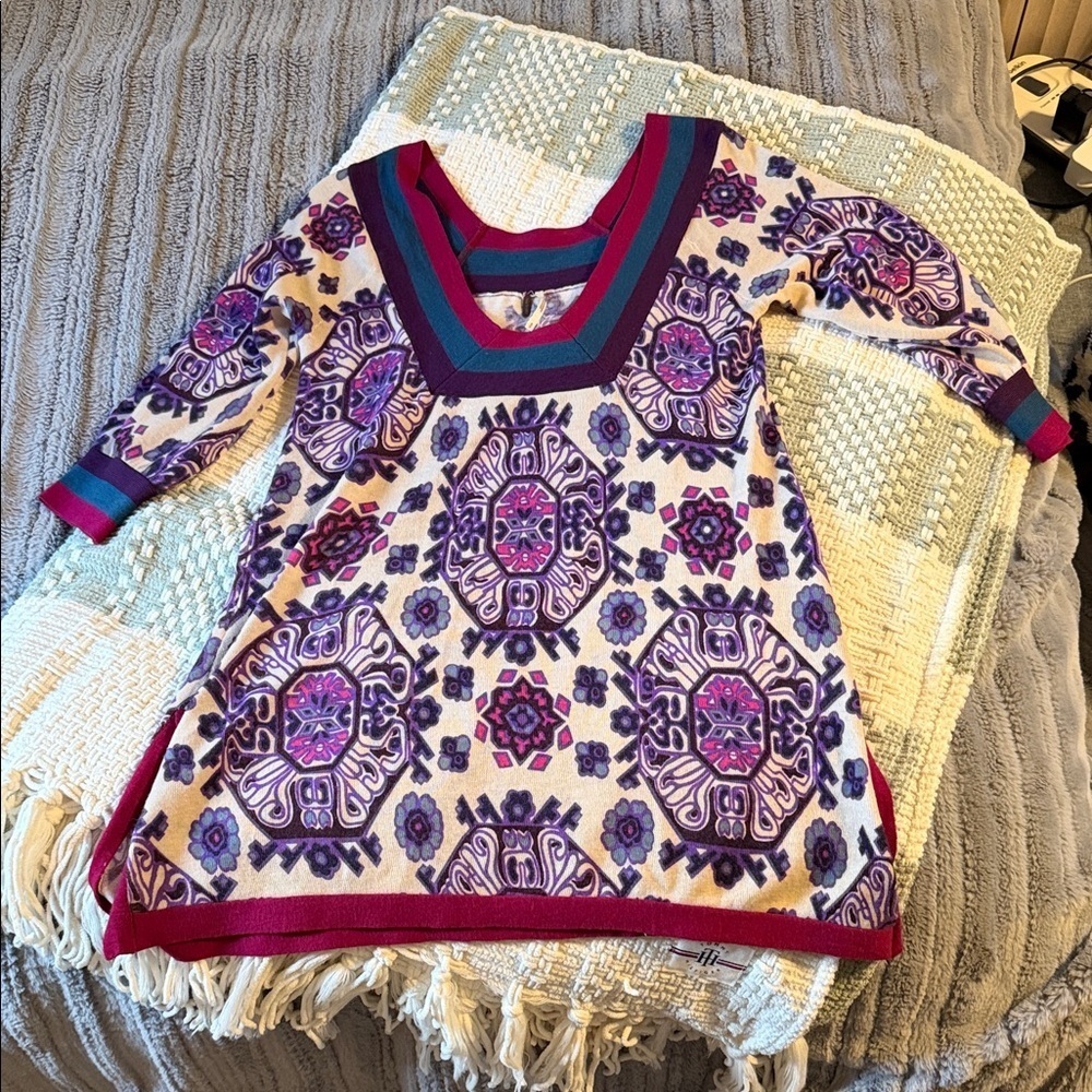 Women’s Free People three quarter length shirt *FLAWED*